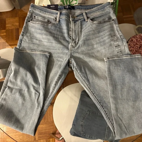 NWT Gap Men's Slim Soft Wear 36x32 Light Denim Mens Jeans - Picture 4 of 9